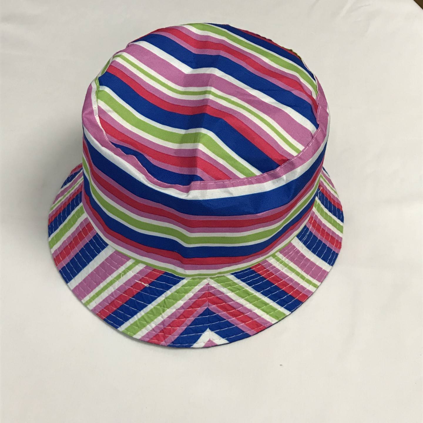 PINK AND BLUE REVERSIBLE BUCKET HAT AGES 12+